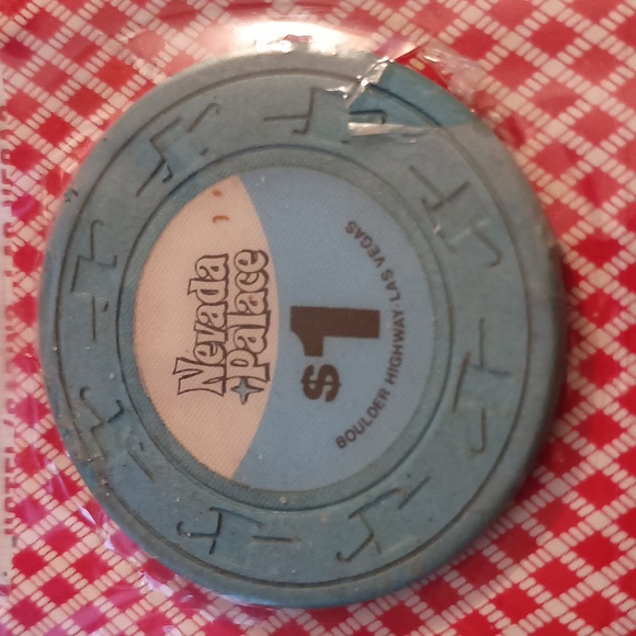 Historic Nevada Palace Casino Playing Cards with $1 Chip - Picture 4 of 9
